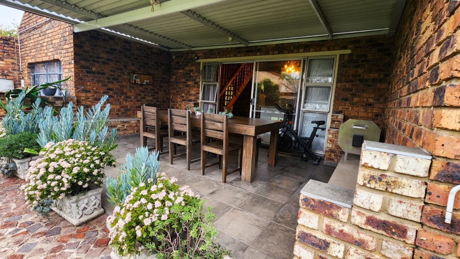 4 Bedroom Property for Sale in Vaalpark Free State